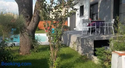 Image de 1 chambre d hote PISCINE CHAUFFEE NAGE CONTRE COURRANT