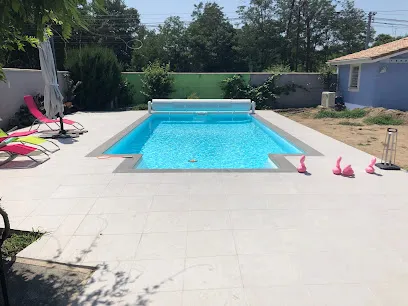 Image de Piscines DESJOYAUX (SARL PISCINES JULOTIN)