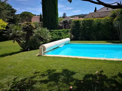 Image de volet et rideau de piscine : MAGISTRAL